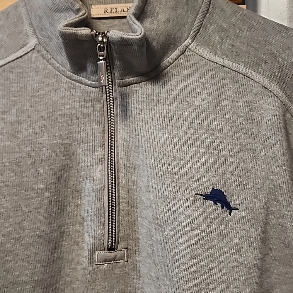 Tommy Bahama Pull Over Sweatshirt  size Medium nwot
